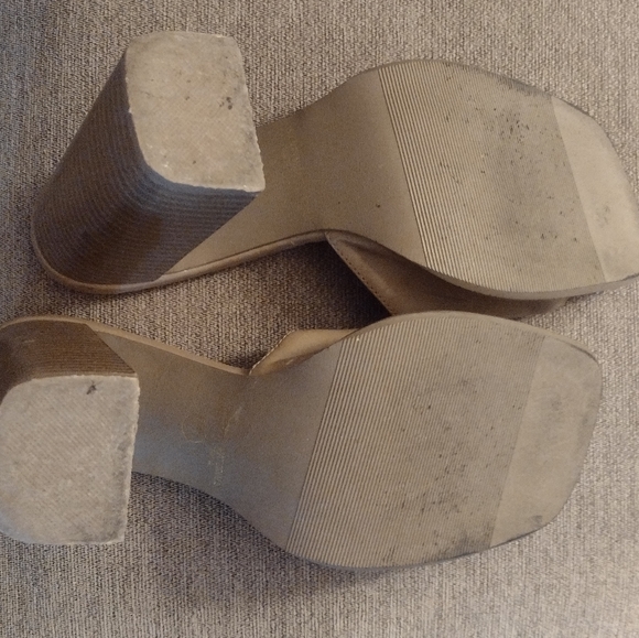 Leather Le Chateau Block heel Mule shoes size7 $15 - Picture 4 of 4